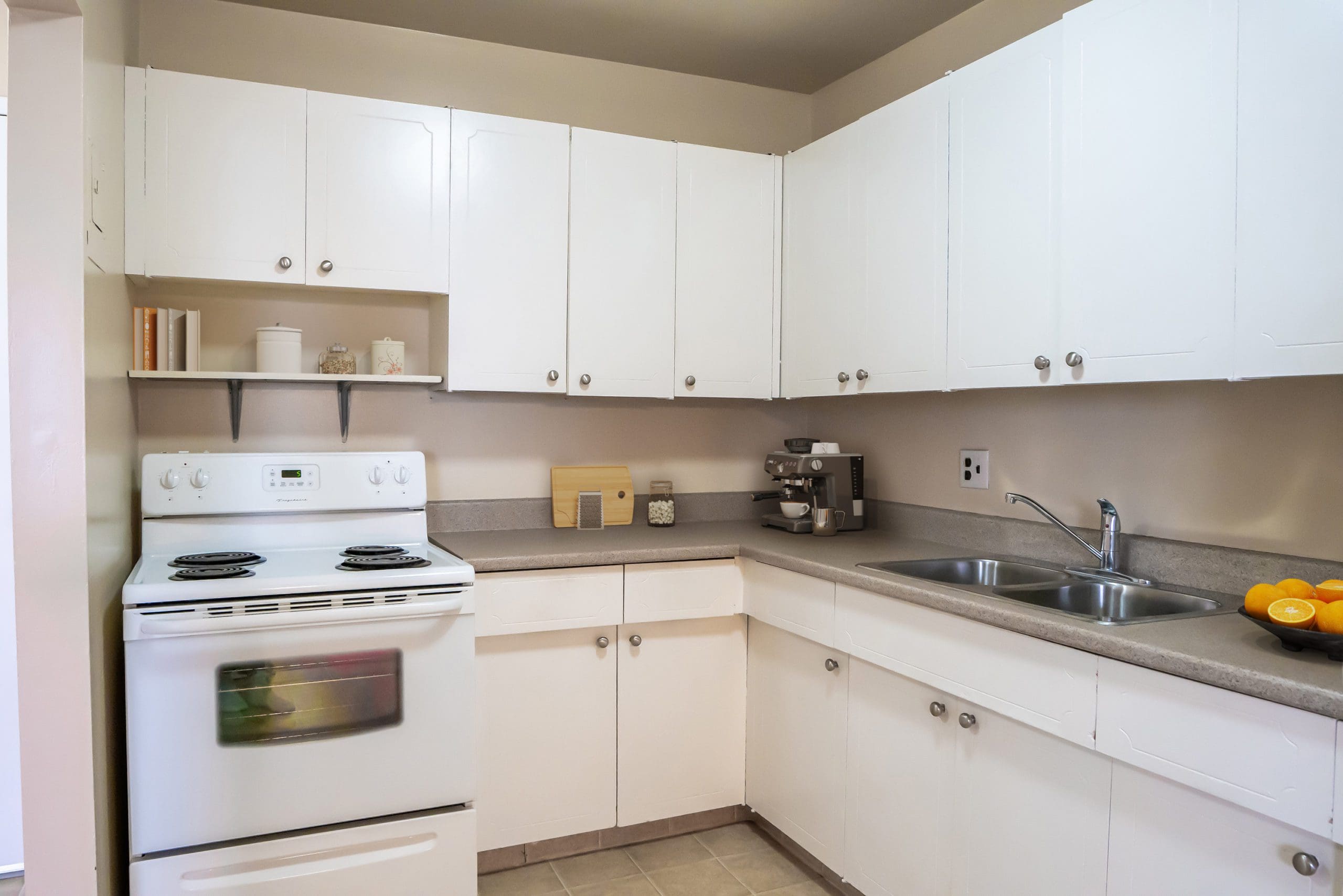 555 River Avenue Towers Realty Group